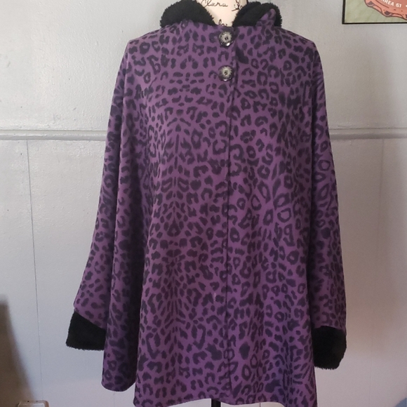 Sporto Jackets & Blazers - SPORTO REVERSIBL CAPE PONCHO ALL ONE SIZE -